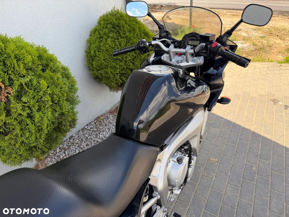 Yamaha FZ - 20