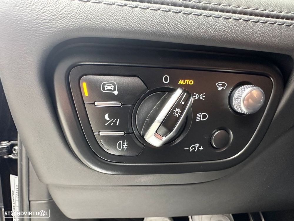 Bentley Bentayga V8 - 33