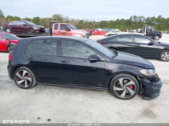 Volkswagen Golf GTI (BlueMotion Technology) DSG - 11