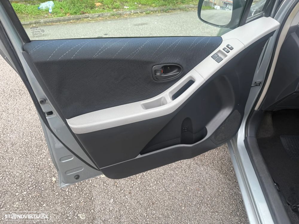 Toyota Yaris 1.3 Auto Sol - 10