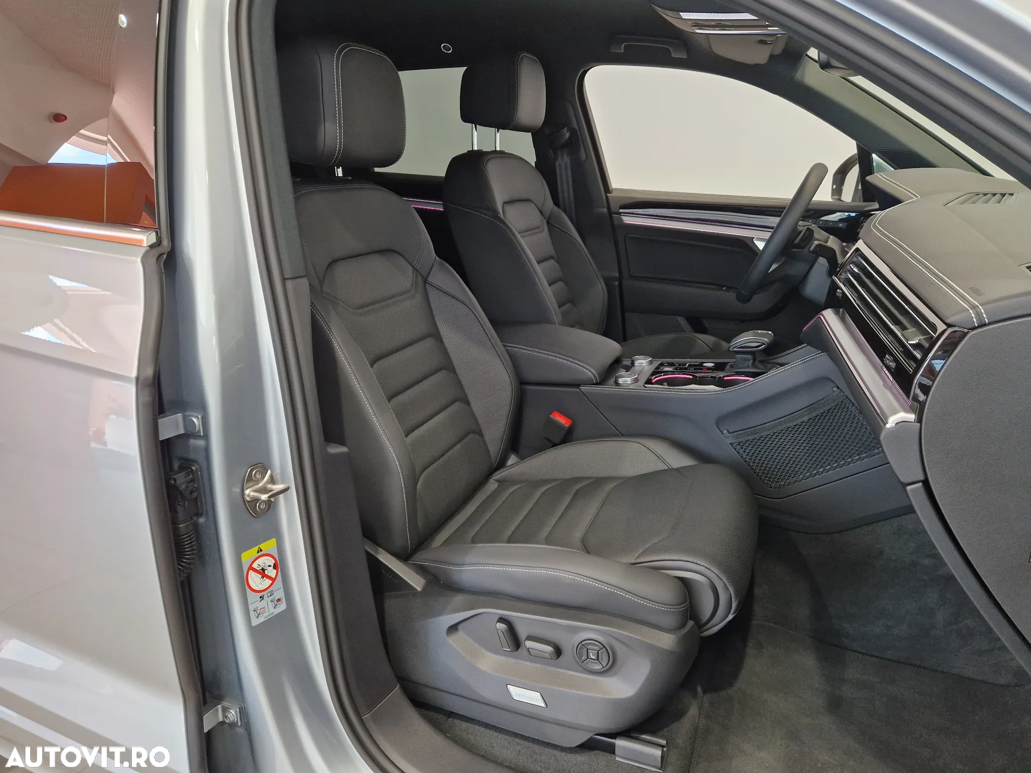 Volkswagen Touareg V6 TDI 4MOTION Elegance - 13