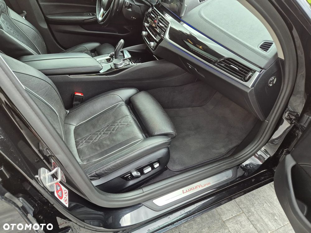 BMW Seria 5 520d Touring Luxury Line - 12