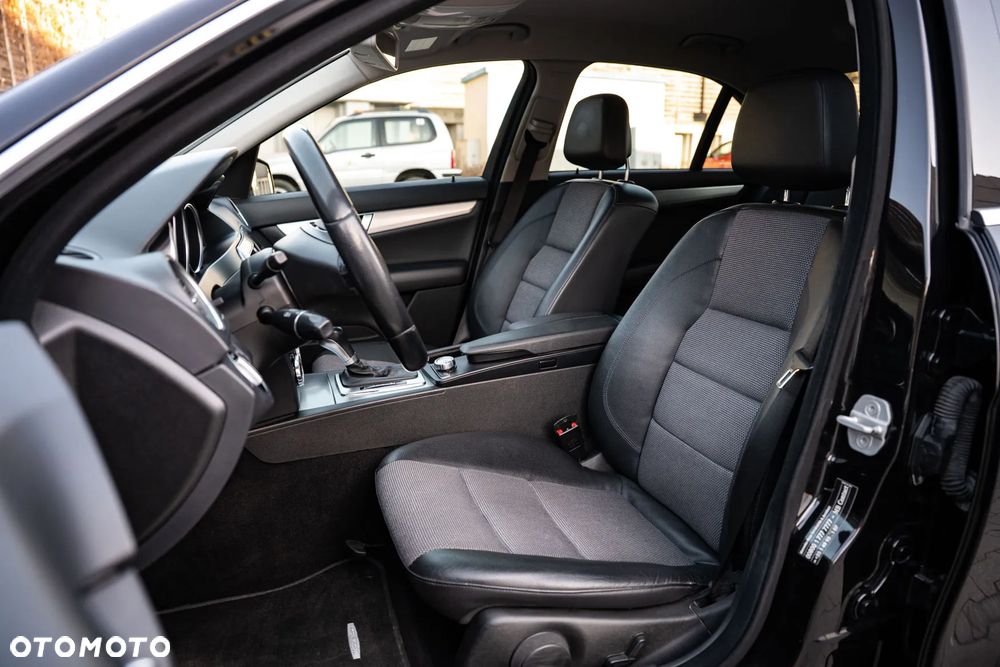 Mercedes-Benz Klasa C 220 CDI BlueEff 4-Matic Avantgarde - 13