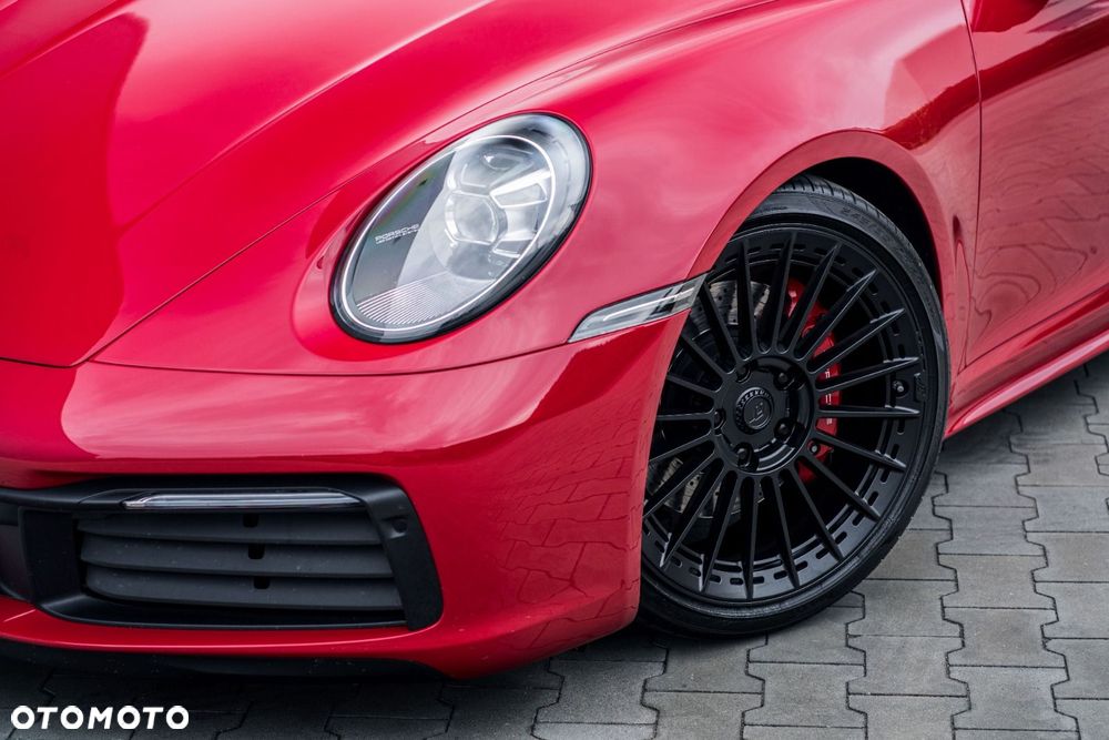Porsche 911 Carrera 4S - 10