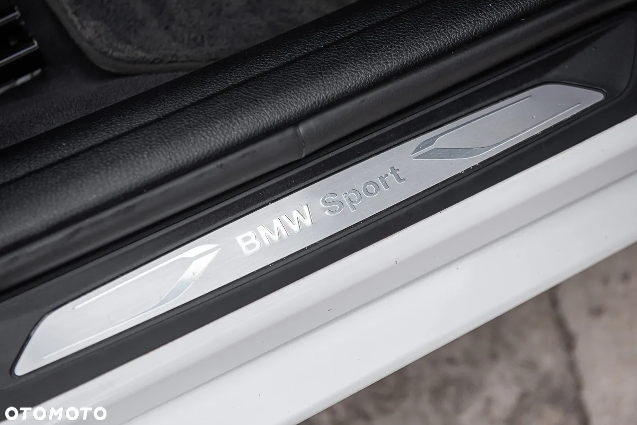 BMW Seria 3 320d Touring xDrive Sport Line - 33