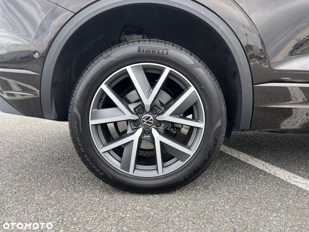 Volkswagen Touareg - 19