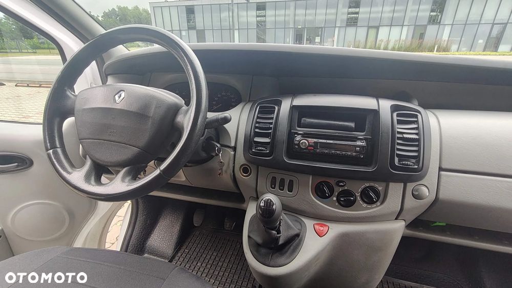 Renault Trafic - 11