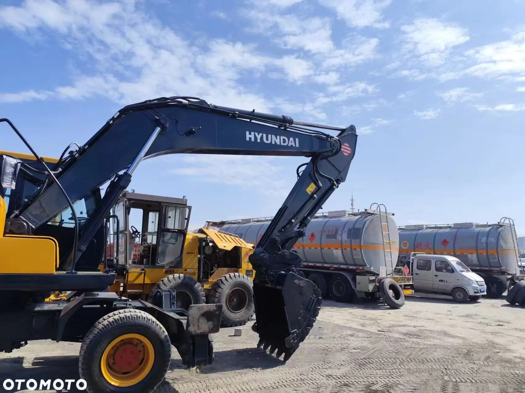 Hyundai R210W‑7 /Jak NOWA! /SUPER STAN / GPS W CENIE /Tylko 1,8T.MH. / DODATKOWE ŁYŻKI / CUMMINS / TRANSPORT W CENIE - 12