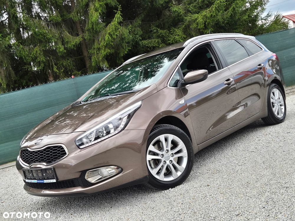 Kia Ceed 1.6 GDI Fifa World Cup Edition - 12