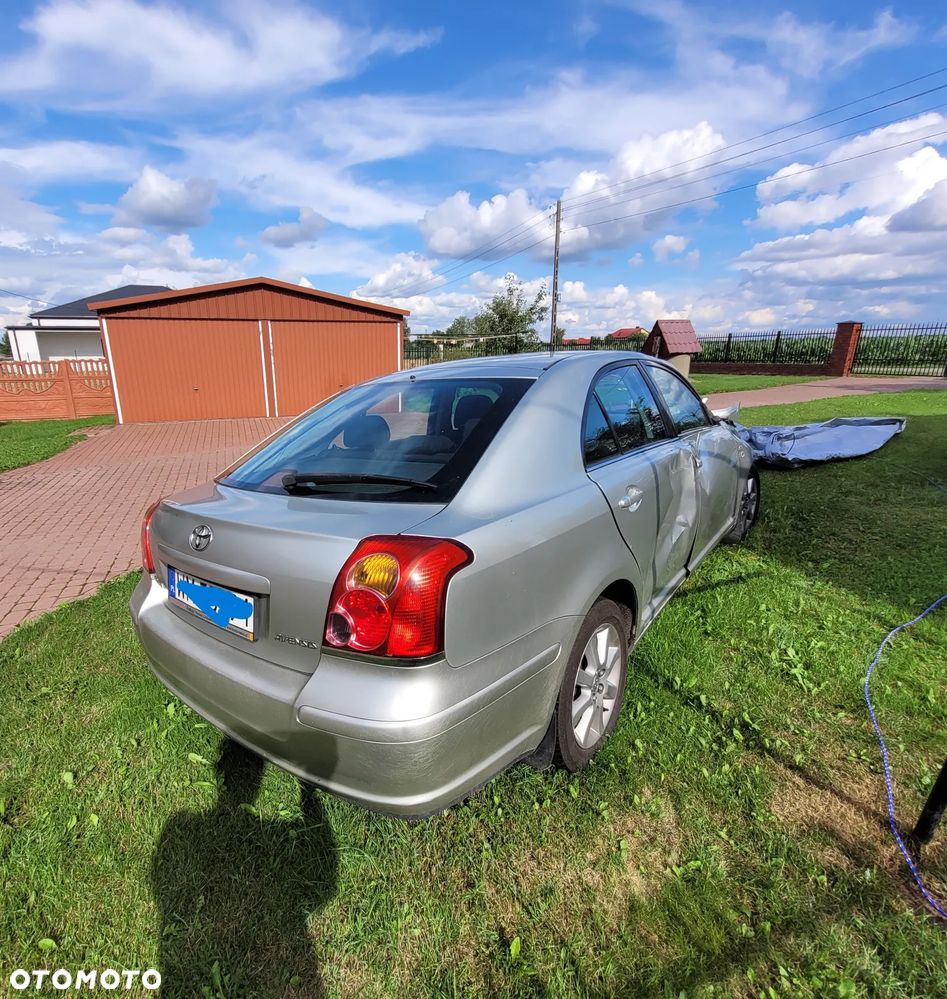 Toyota Avensis 2.0 D-4D Sol - 5