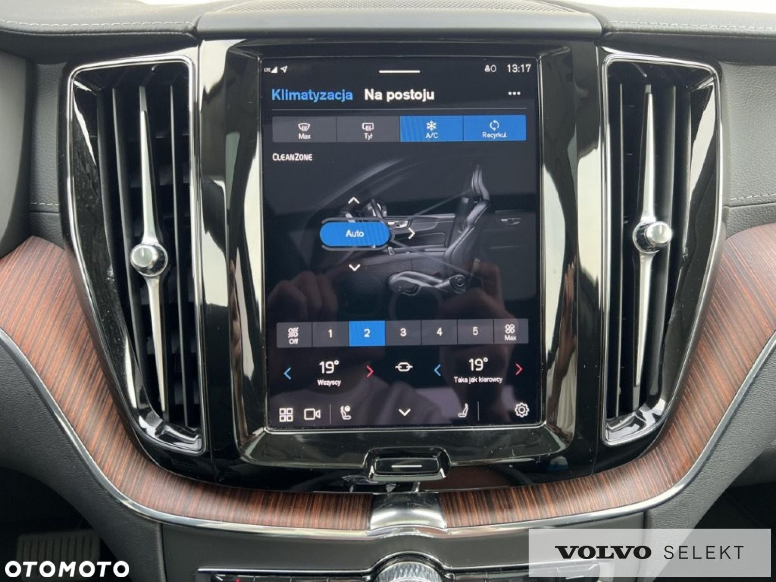 Volvo XC 60 - 30