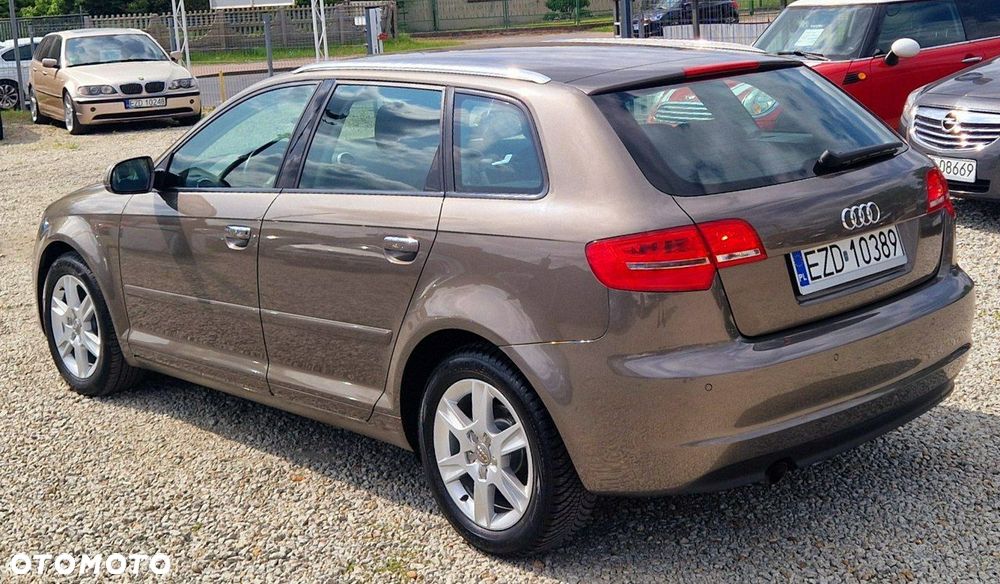 Audi A3 Sportback 1.6 TDI S tronic Attraction - 3