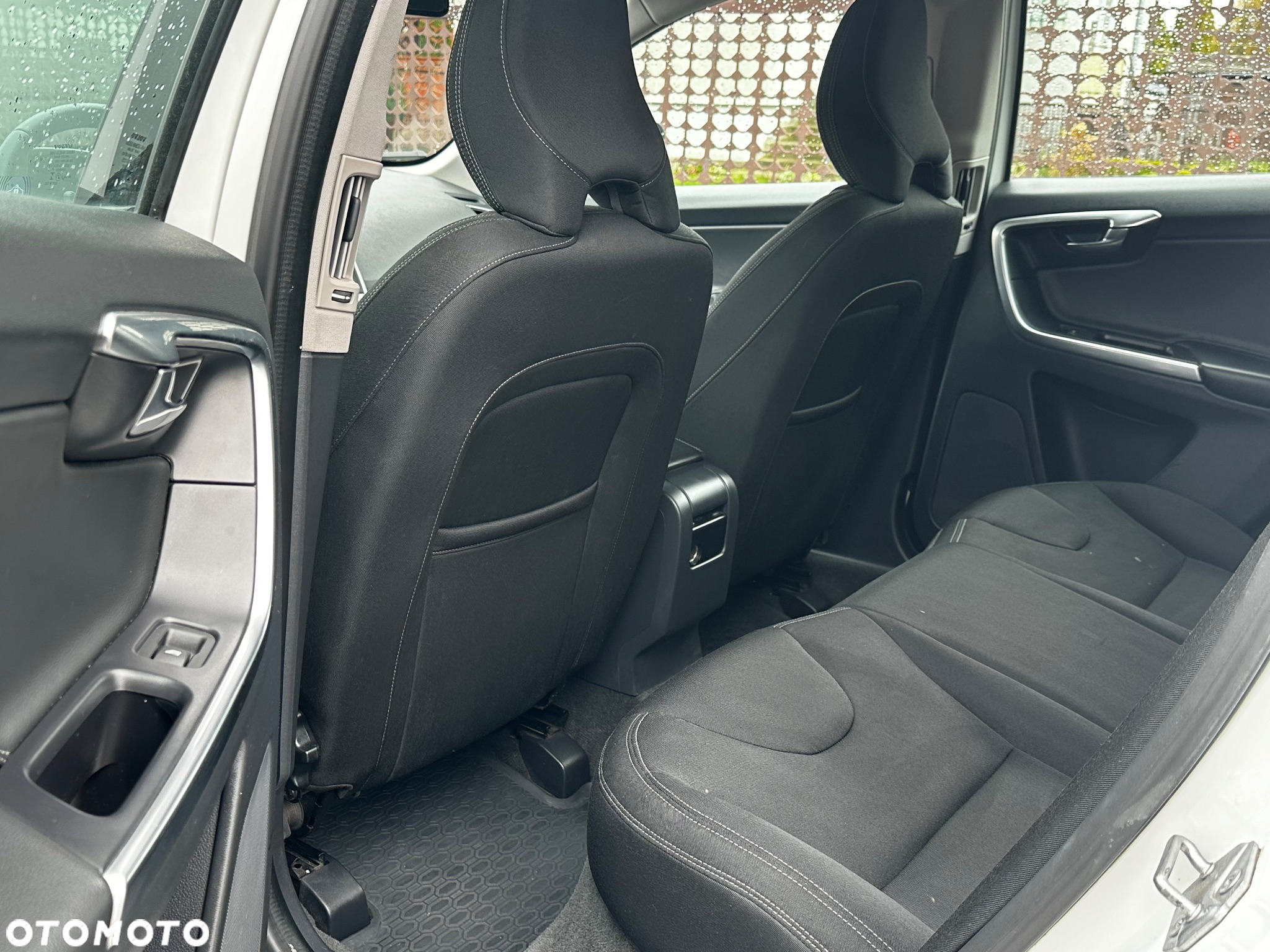 Volvo XC 60 D3 Drive-E Ocean Race - 16