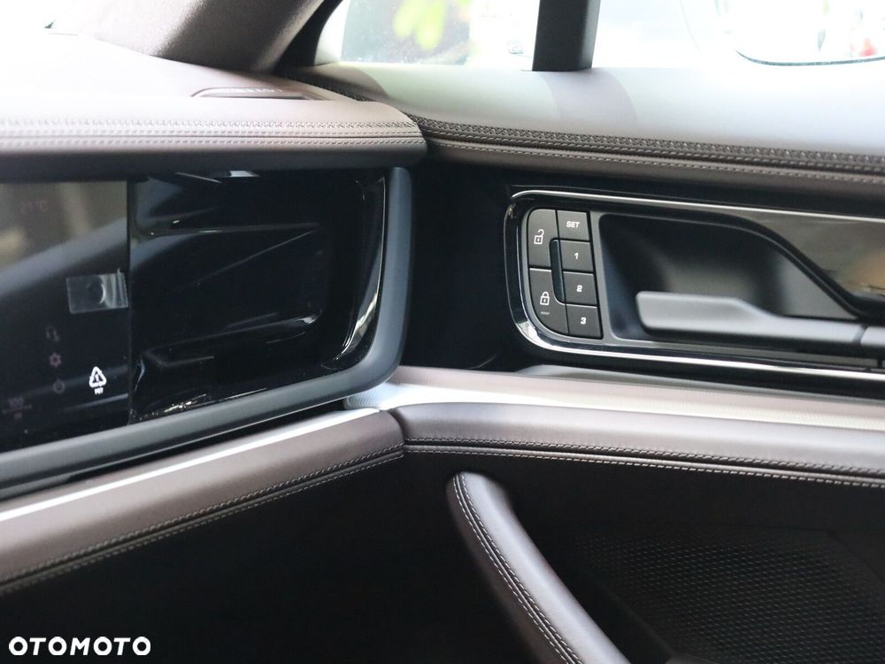 Porsche Panamera - 28