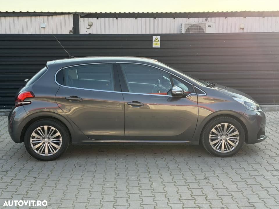 Peugeot 208 PureTech 110 Stop & Start EAT6 Allure - 11