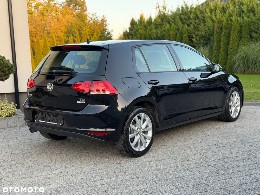Volkswagen Golf - 6