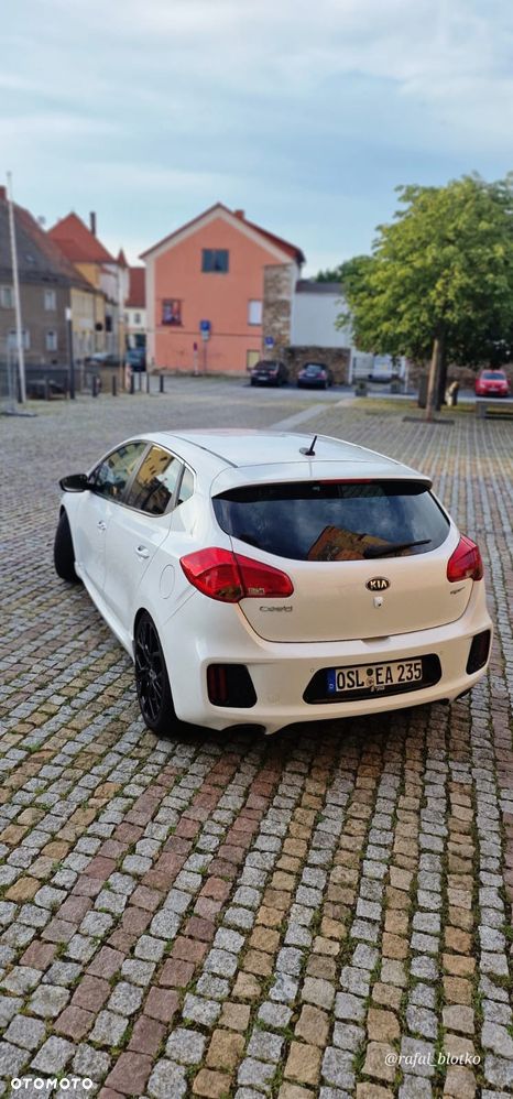 Kia Ceed 1.6 T-GDI GT - 22