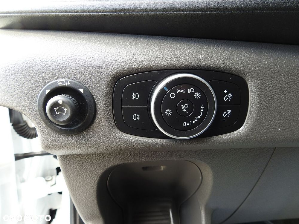 Ford TRANSIT FURGON BRYGADÓWKA  6 MIEJSCA TEMPOMAT KLIMATYZACJA LEDY  130KM - 25