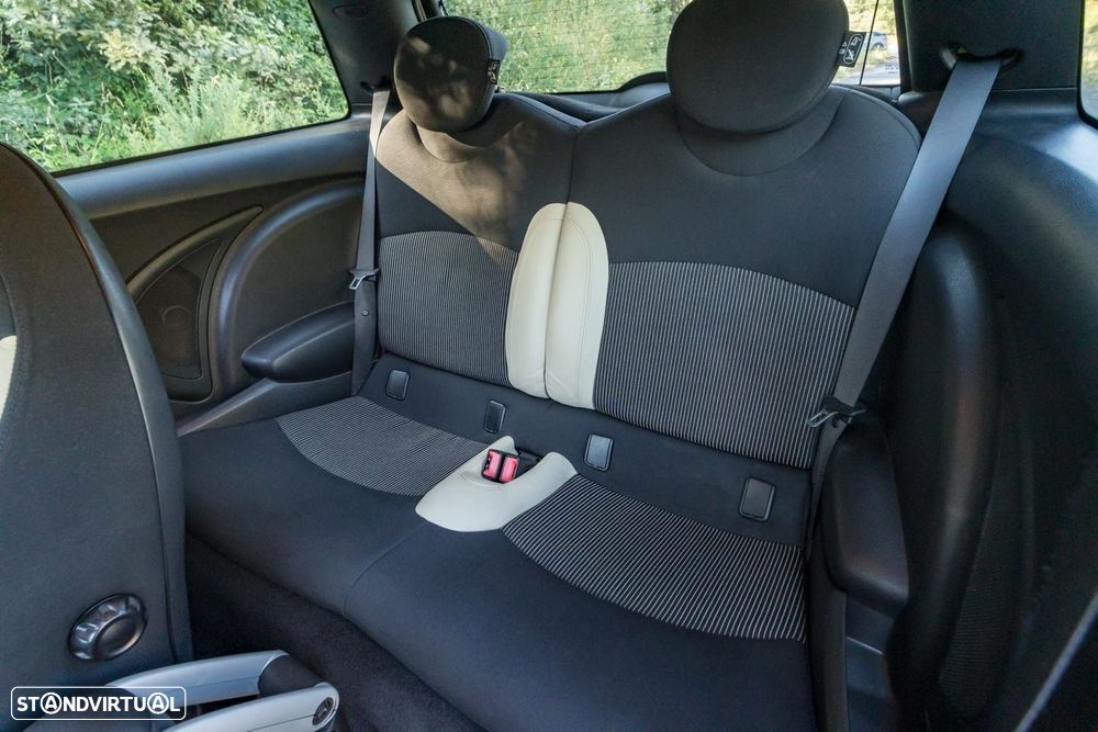 MINI 3 Portas Cooper D - 31