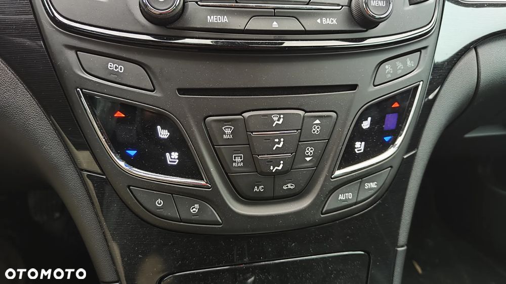 Opel Insignia 2.0 CDTI Cosmo S&S - 24