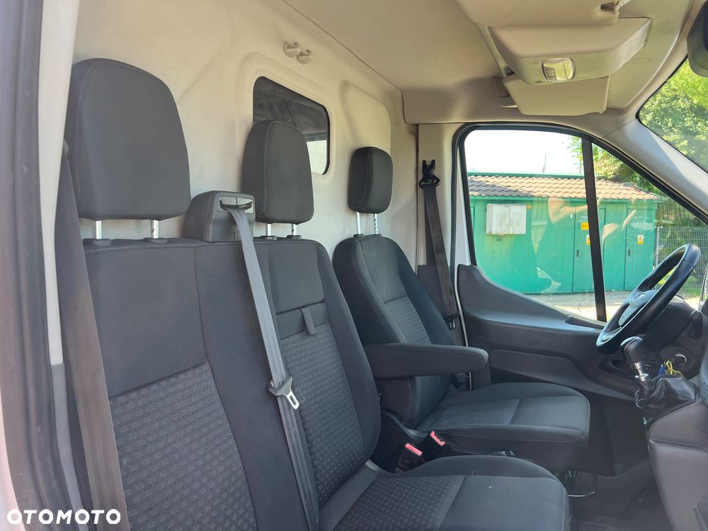 Ford Transit - 32