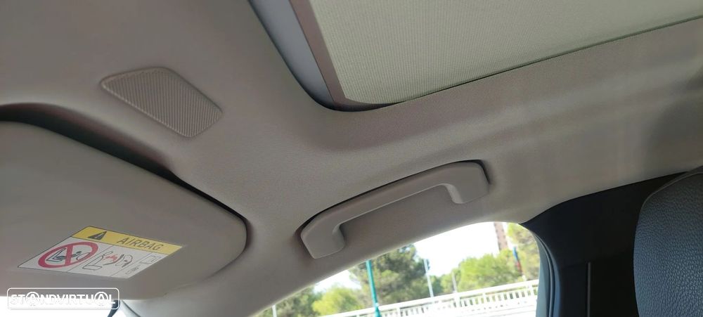 Volvo XC 60 2.0 T6 PHEV Plus Dark AWD - 16