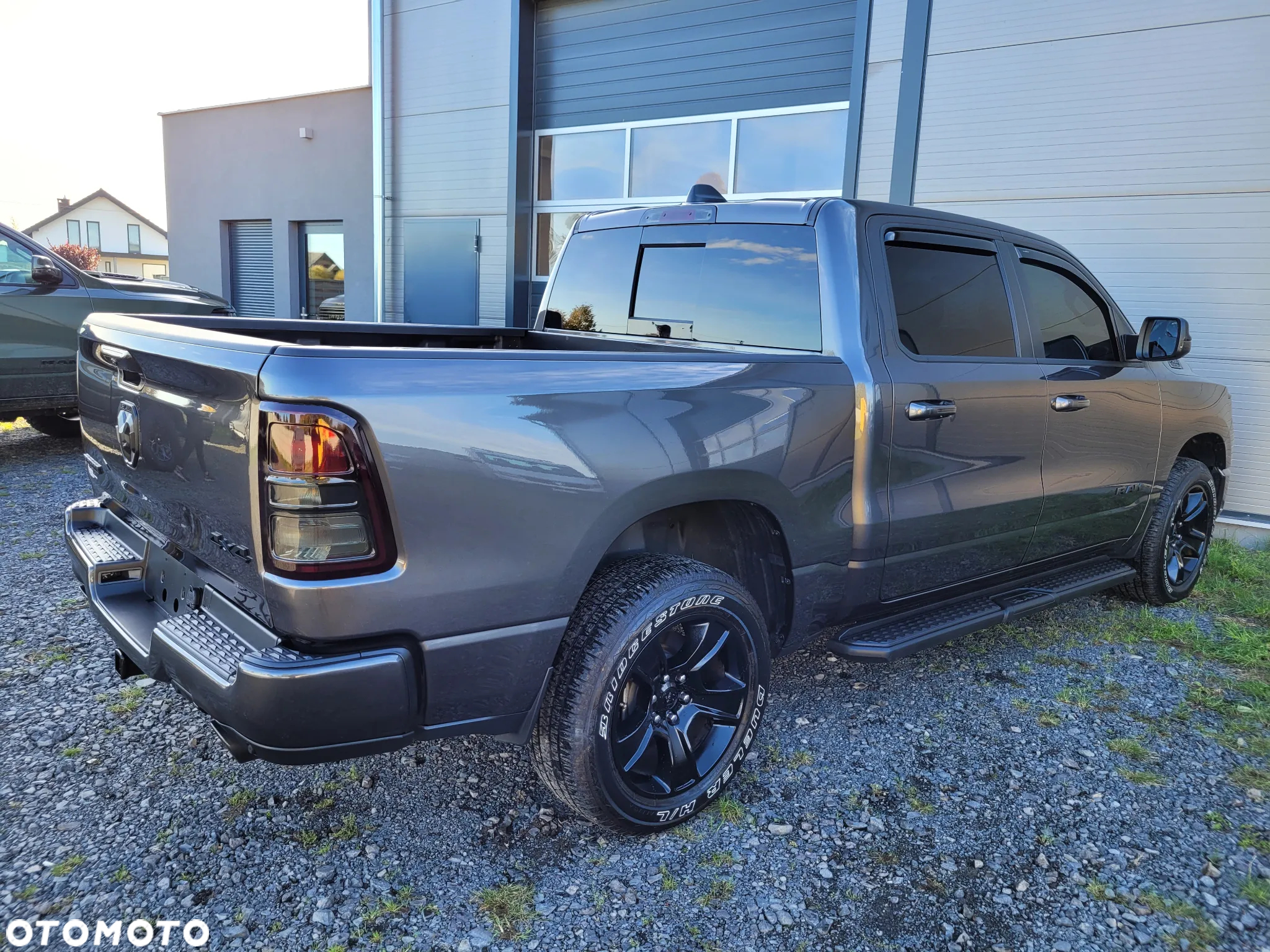 RAM 1500 Crew Cab Shortbed Bighorn - 21