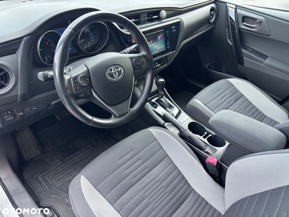 Toyota Auris 1.6 Premium MS - 12