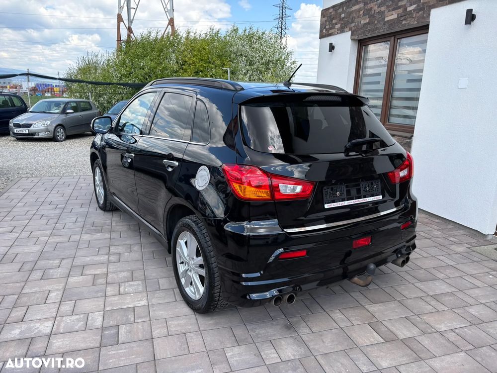 Mitsubishi ASX - 5