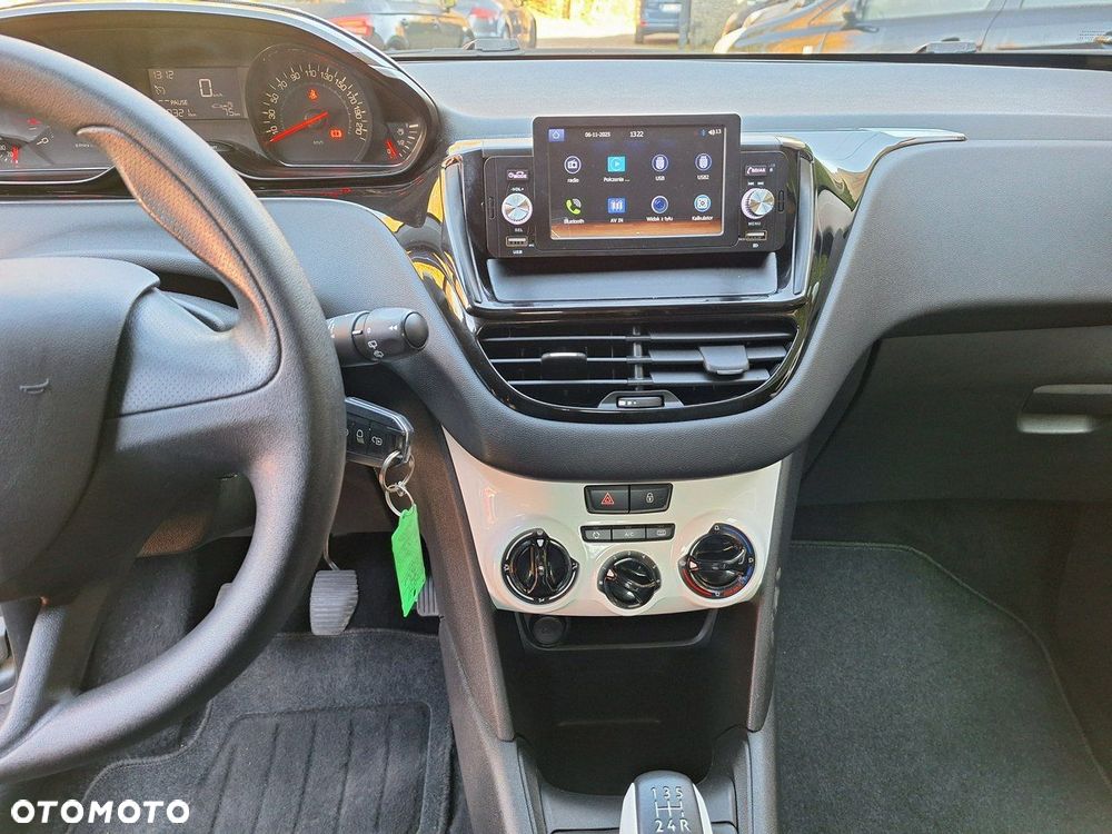 Peugeot 208 - 11
