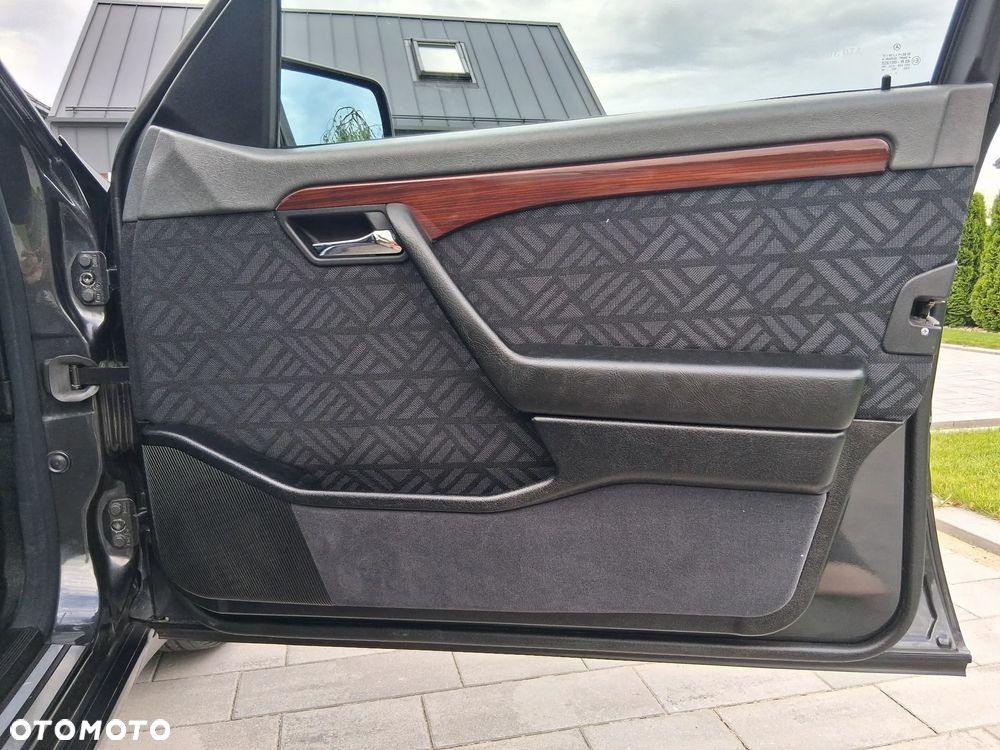 Mercedes-Benz Klasa C 220 D Classic - 20