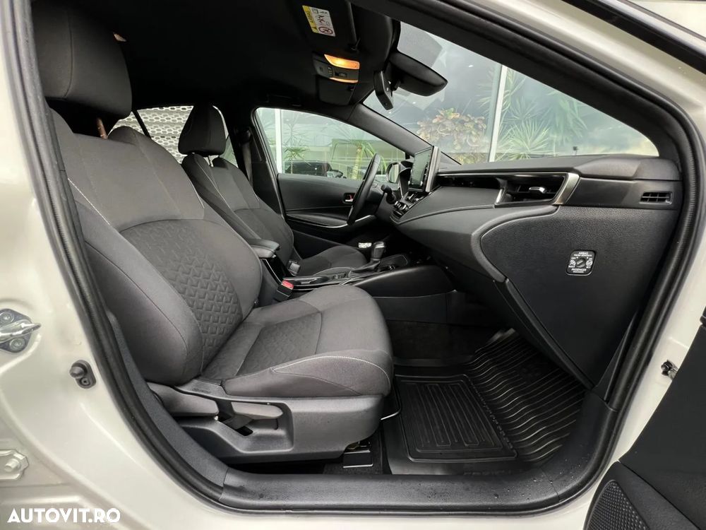 Toyota Corolla 1.8 HSD Dynamic Bi-tone - 14