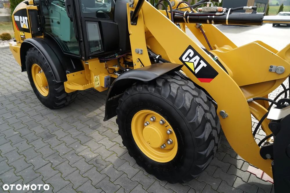 Caterpillar 906M / ŁADOWARKA KOŁOWA / 2019 ROK / ŁYŻKA SZCZĘKOWA / - 16
