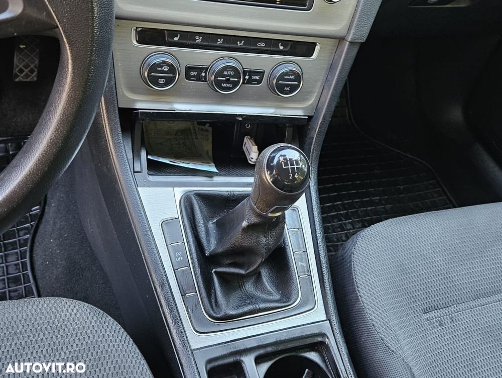 Volkswagen Golf 1.6 TDI DPF BlueMotion Technology Comfortline - 13