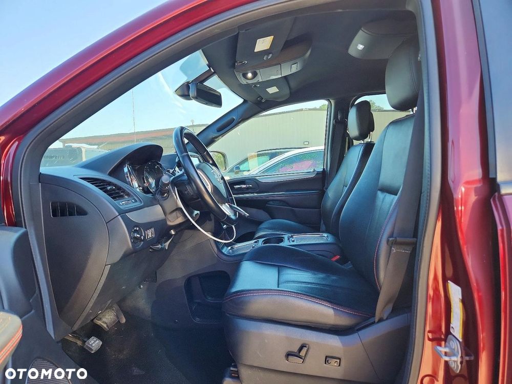 Dodge Grand Caravan 3.6 R/T - 28