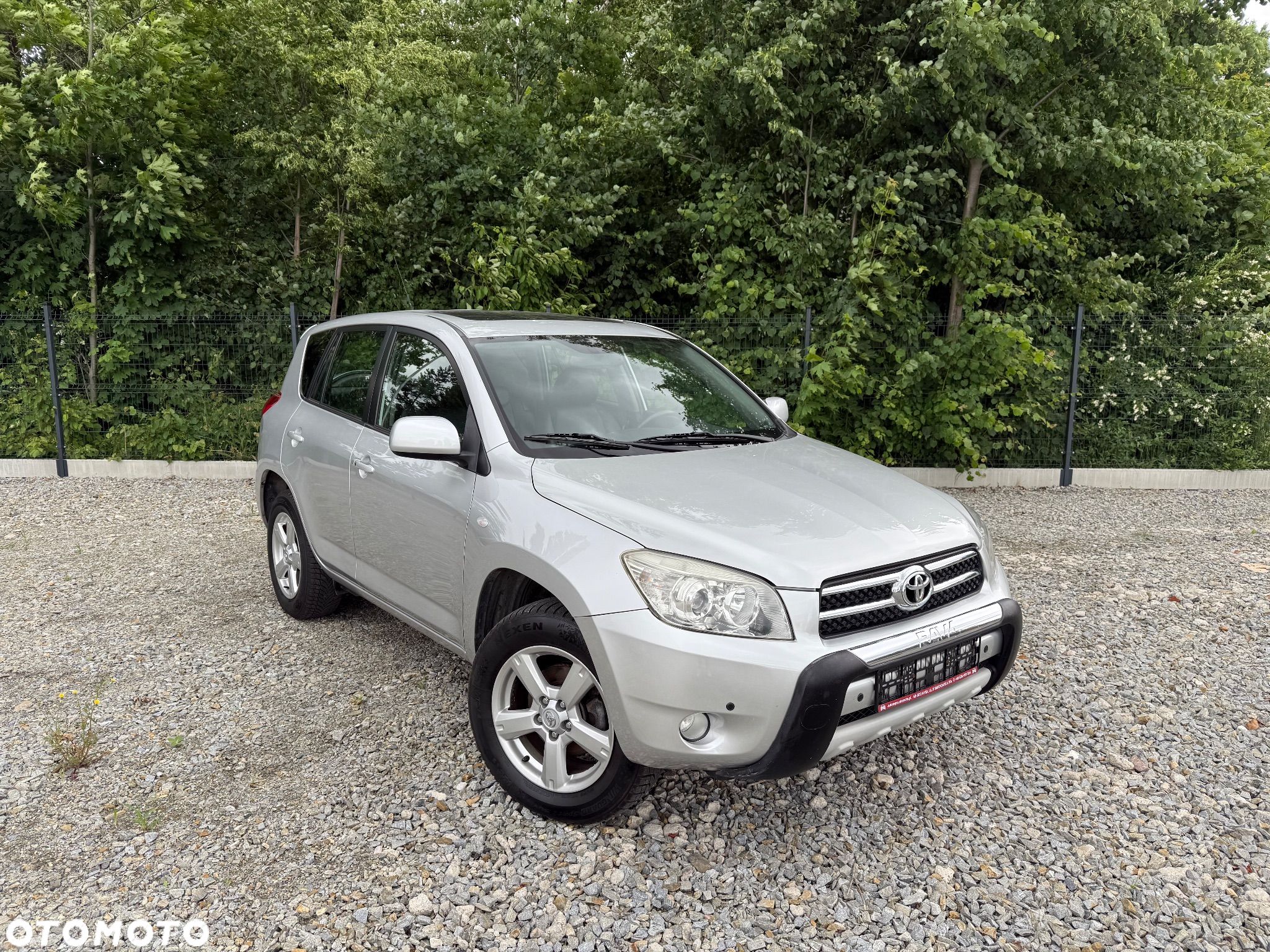 Toyota RAV4 2.0 4x4 Automatik Executive - 1