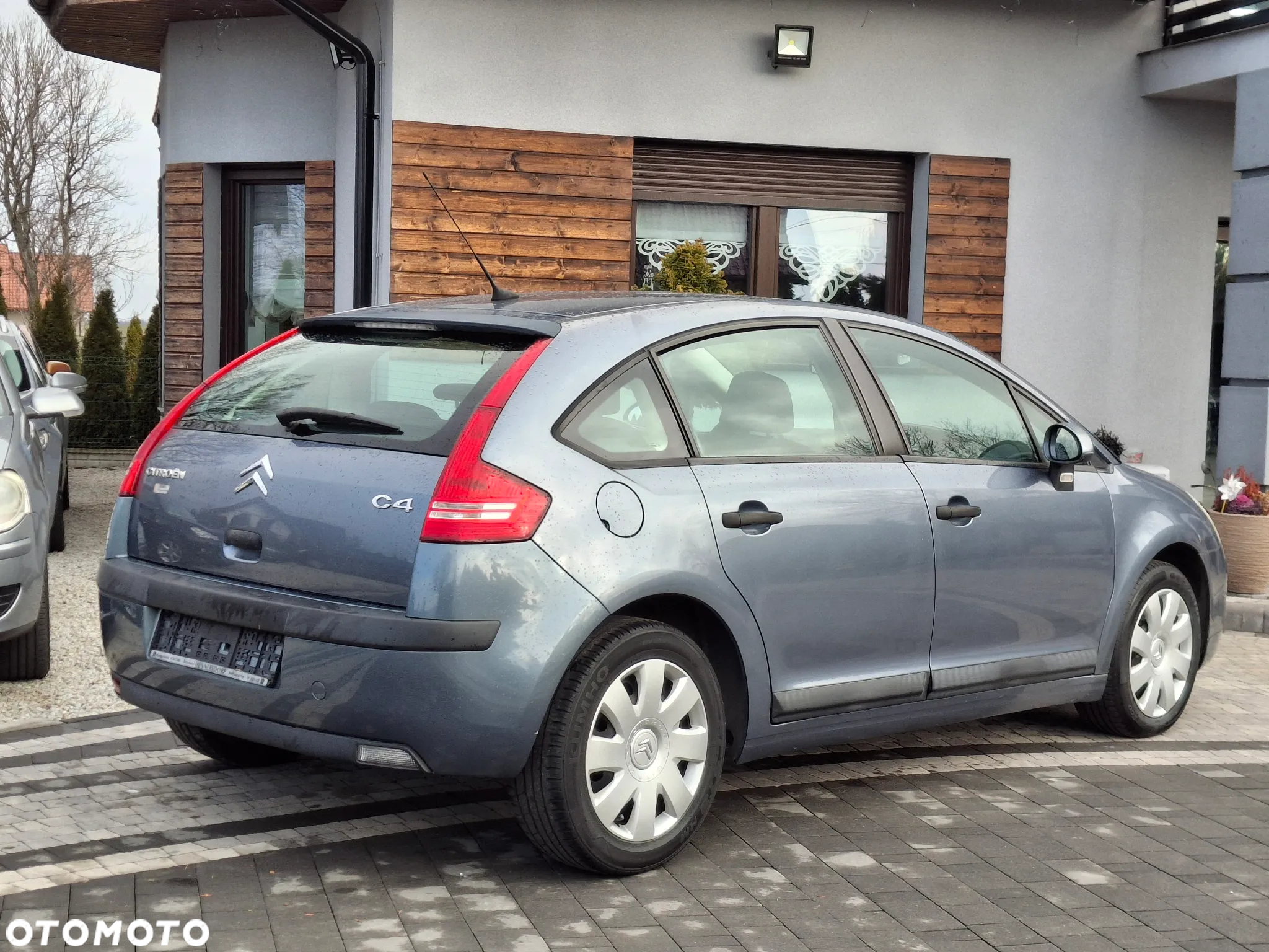 Citroën C4 1.4 16V Advance - 17