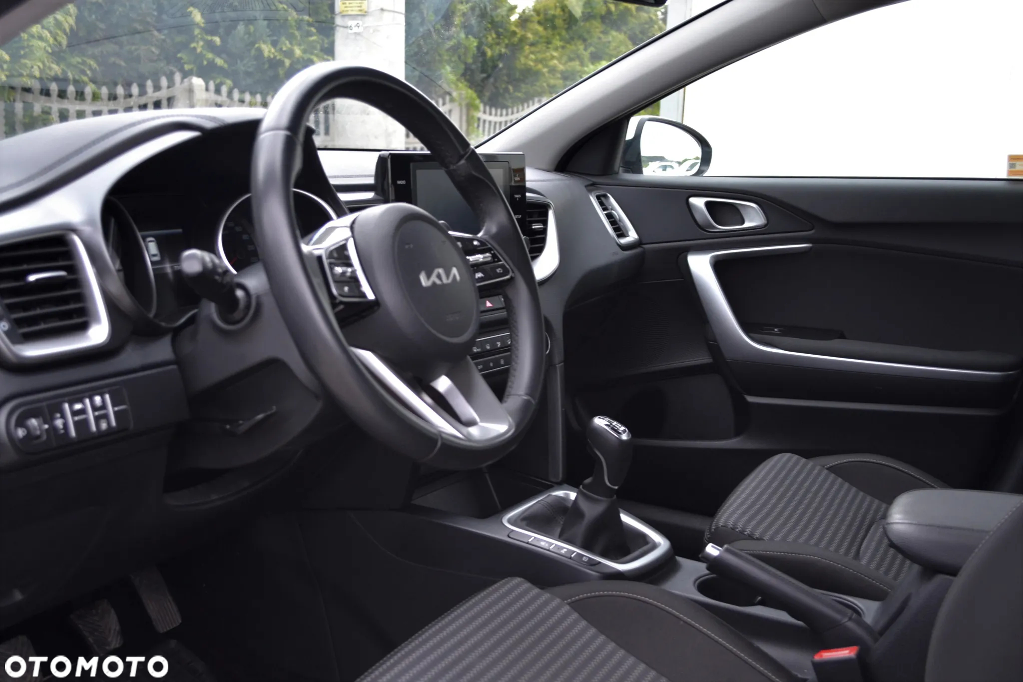 Kia Ceed 1.5 T-GDI M - 22