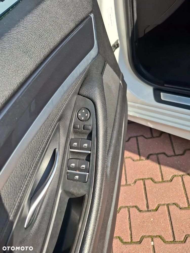 BMW Seria 5 525d xDrive Luxury Line - 22