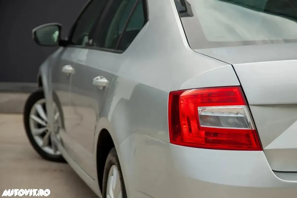 Skoda Octavia 2.0 TDI DSG Selection Plus - 12