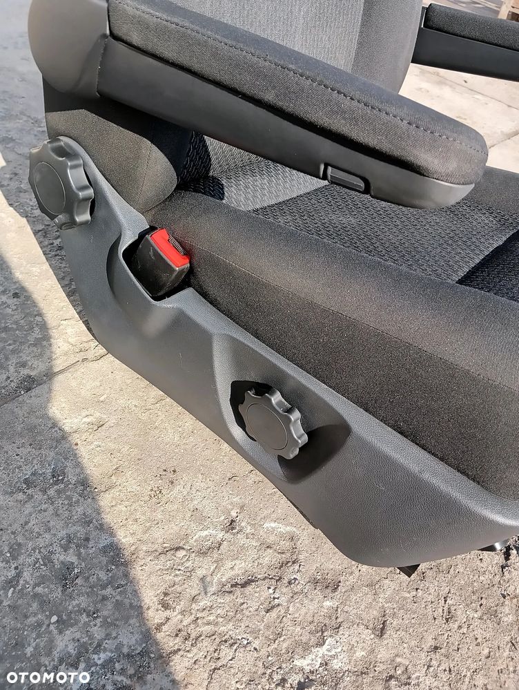 Fotel kierowcy VW T6 KUTAMO podłokietniki podgrzewany - 3