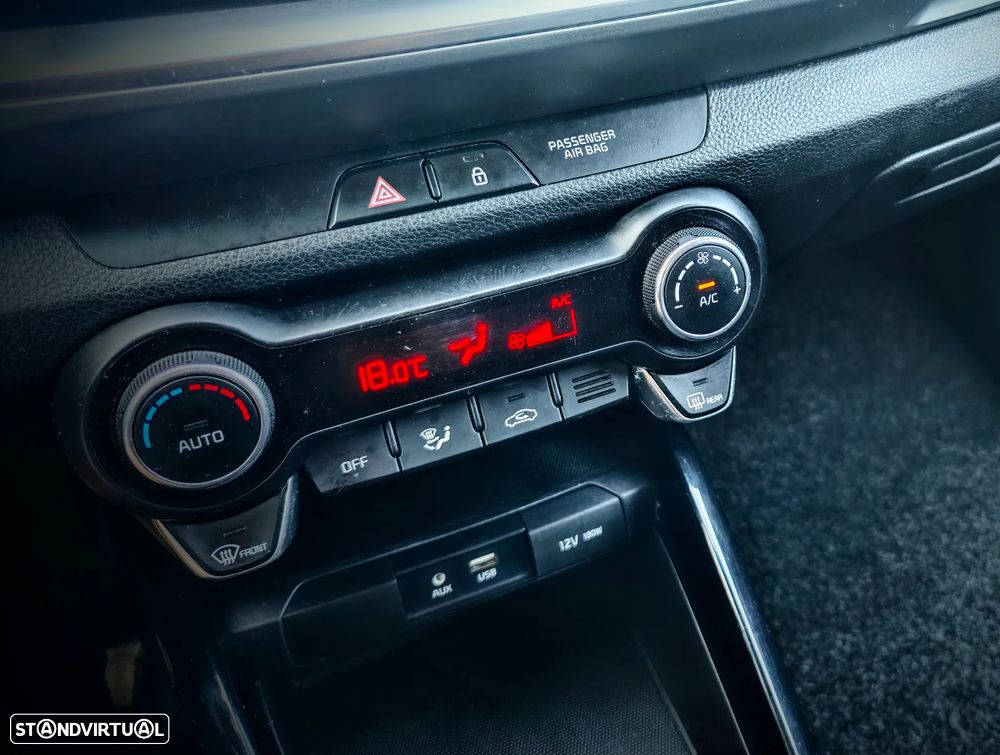 Kia Stonic 1.0 T-GDI GT Line - 8
