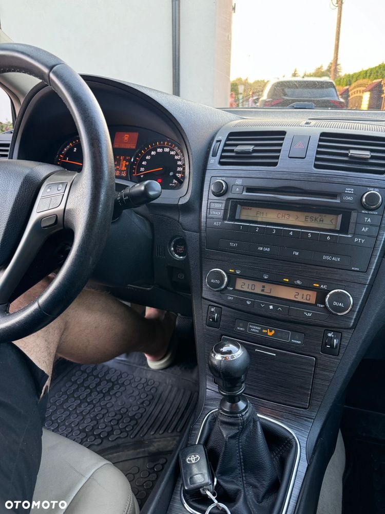 Toyota Avensis 2.0 D-4D - 22