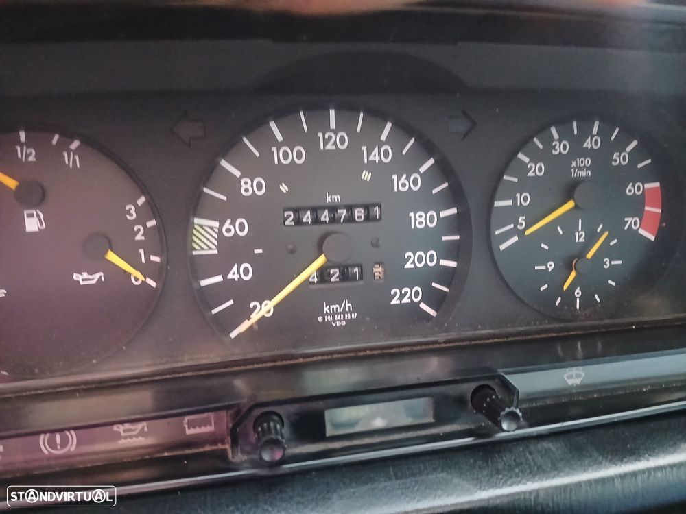Mercedes-Benz W201 (1982-1993) 190 E 1.8 - 17