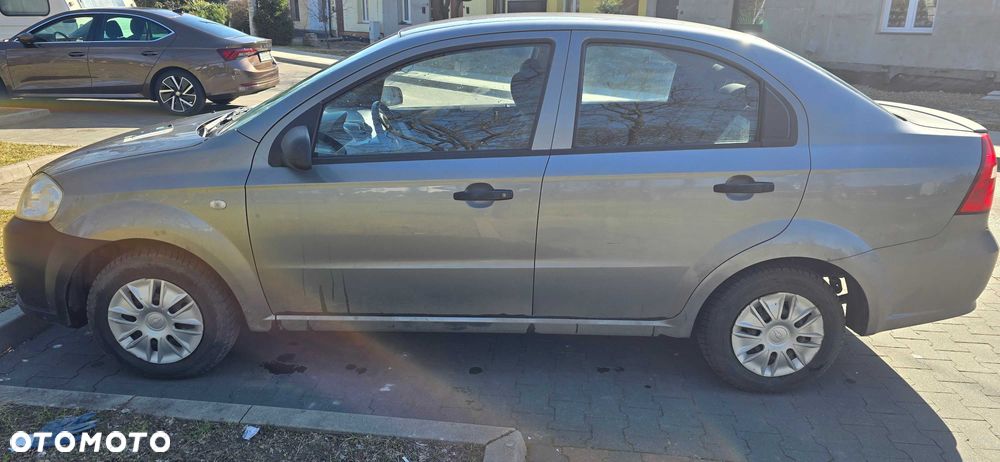 Chevrolet Aveo - 4
