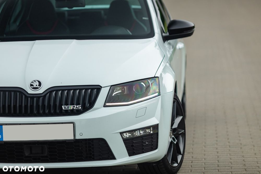Skoda Octavia 2.0 TDI DSG RS - 6