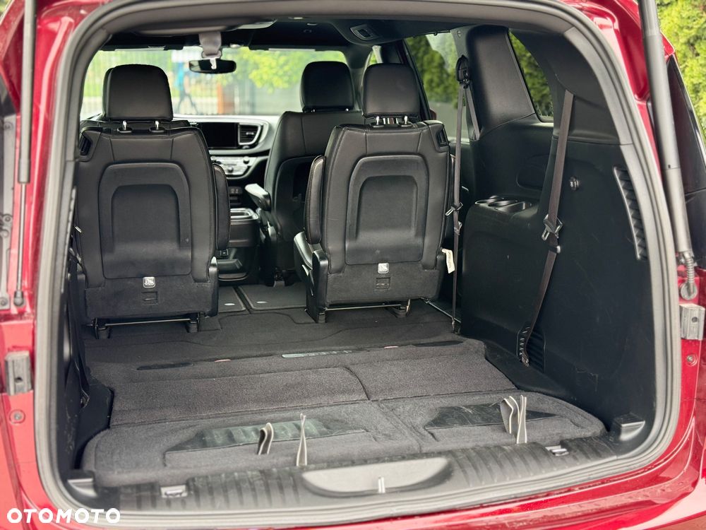 Chrysler Pacifica - 17