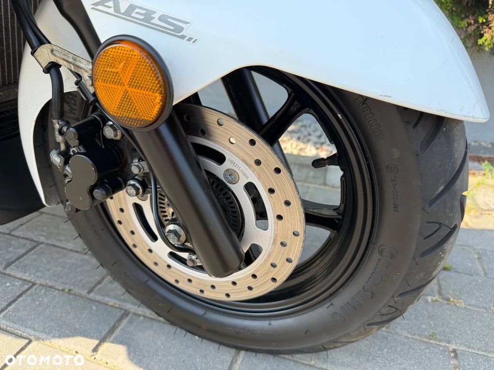Suzuki Burgman - 13