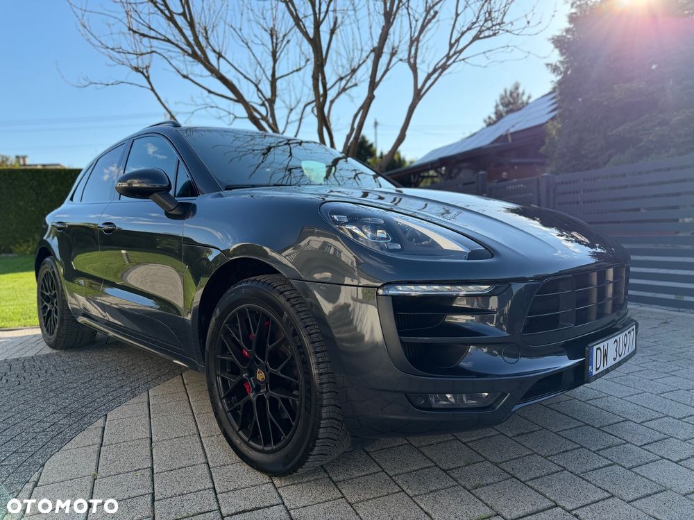 Porsche Macan - 1