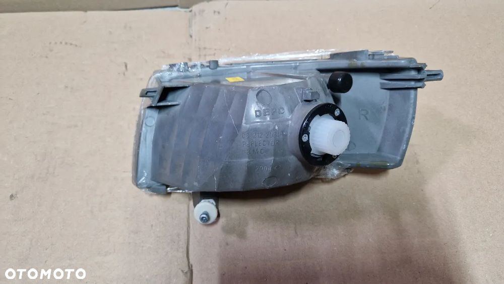 TOYOTA COROLLA E12 SEDAN HALOGEN PRAWY NOWY DEPO - 2